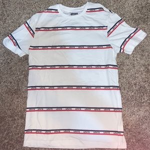 White Levi’s tshirt
